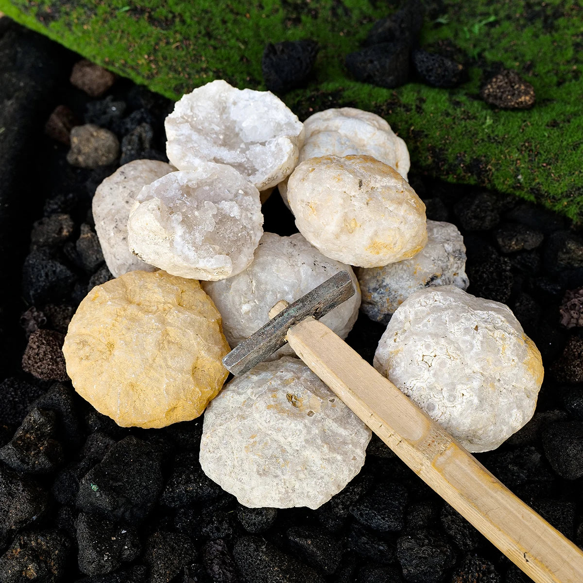 1PC Natural Crystal Agate Geode Raw Gemstone Agate Crystal Specimen Contains Healing Reiki Cleansing Crystal Clusters