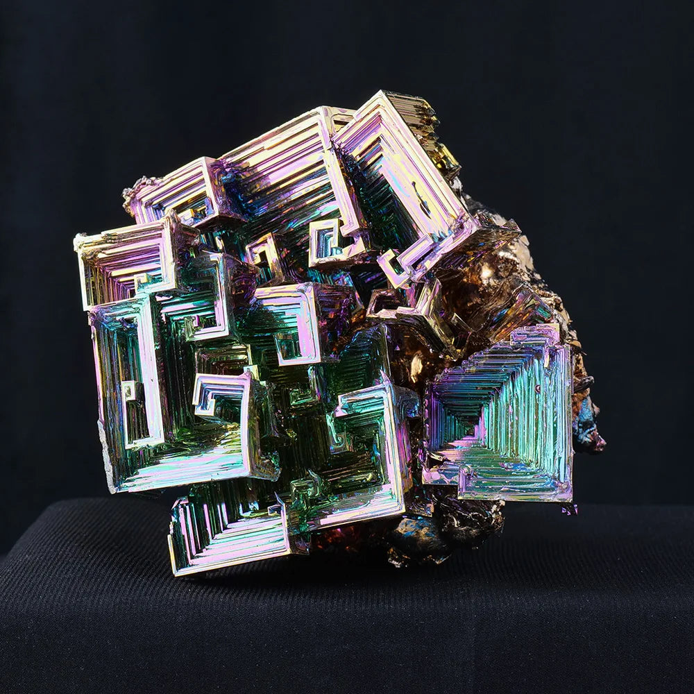 Natural Metal Stone Quartz Colored Bismuth Crystal Bismuth Pyramid Irregular Mineral Specimen Healing Gemstone Home Decoration