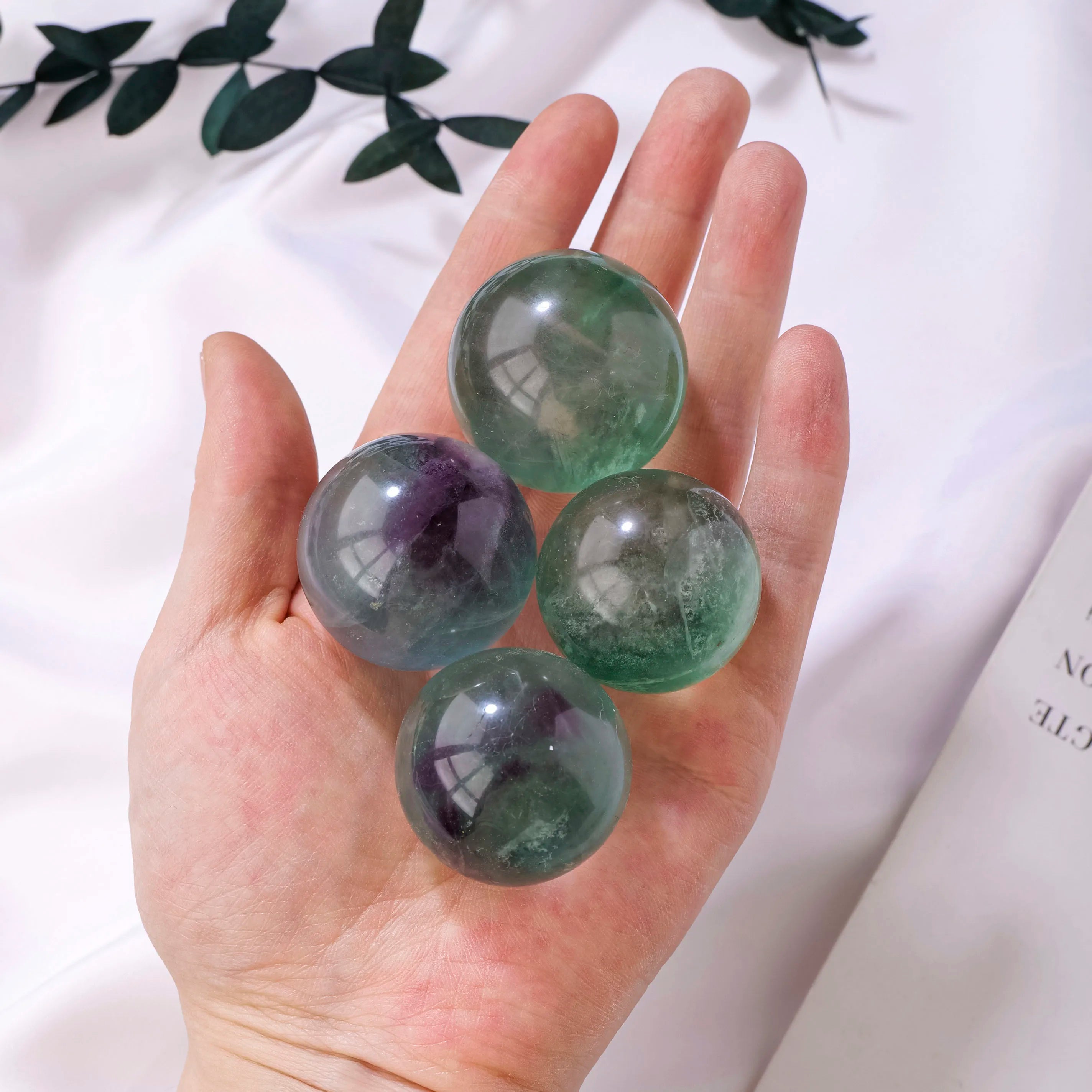 Natural Crystal Gemstone Green Fluorite Use Home Decor Raw Healing stone Minerales Wicca Smooth Artwork Gifts 1PC