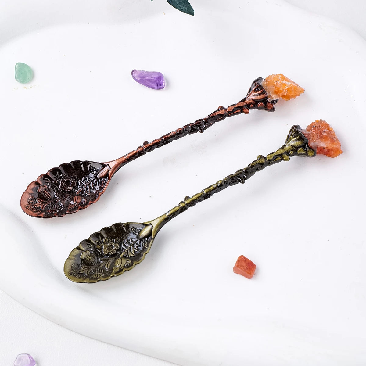 Random color 5pcs Natural Crystal Raw Gemstone Mini Spoon Healing Crystal Coffee Spoon Dessert Tea Flatware Home Decor